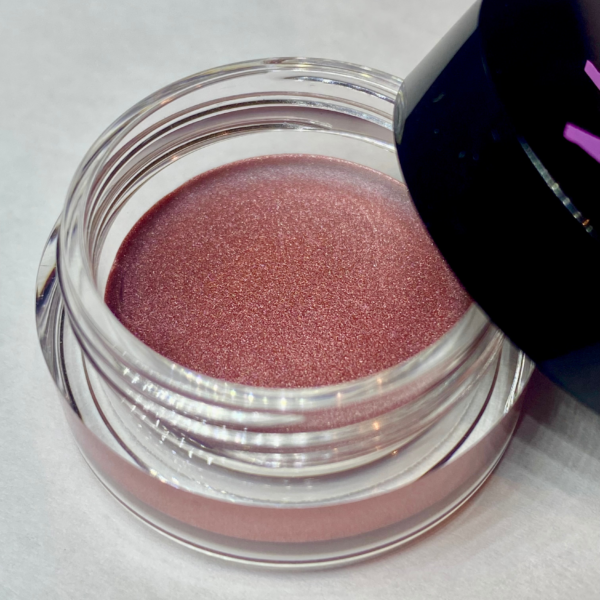 huuleläige metalne kirss huuleläige metalne kirss